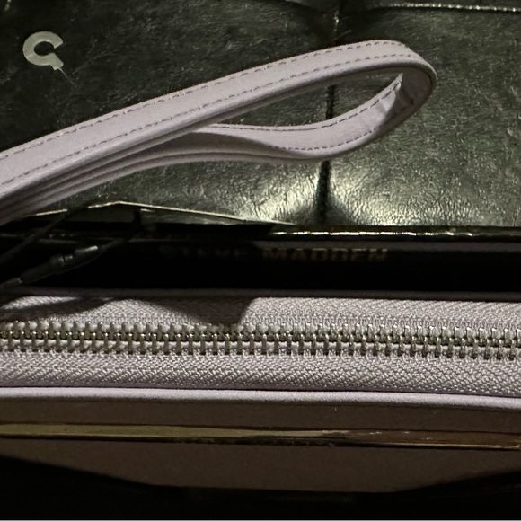 Steve Madden Light Purple Wristlet - Picture 2 of 6